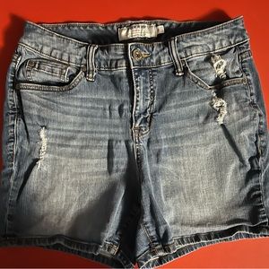 COPY - Torrid 5 inch Mid-Rise Denim Shorts sz 10